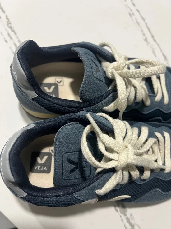 Veja SDU REC Alveomesh Low Top Blue Runner Sneakers with Cream Accents  size W 8 - Picture 4 of 16